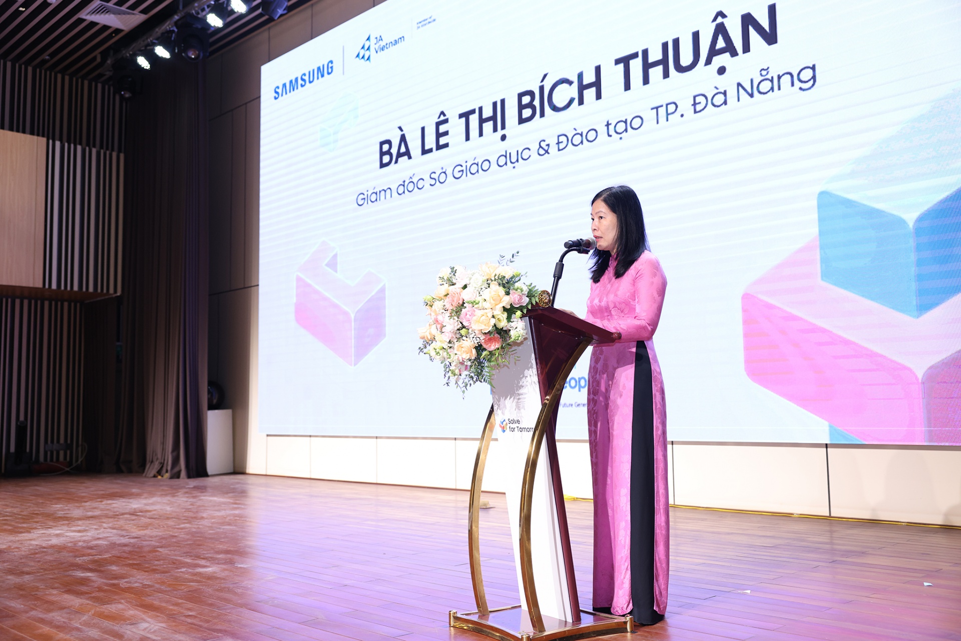 Samsung Việt Nam thực hiện hành trình roadshow lan toả Solve for Tomorrow 2023