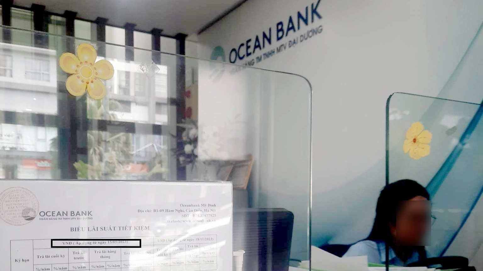 Sáng 25/5, có ngân hàng chậm niêm yết biểu giảm lãi suất tiền gửi theo quyết định mới