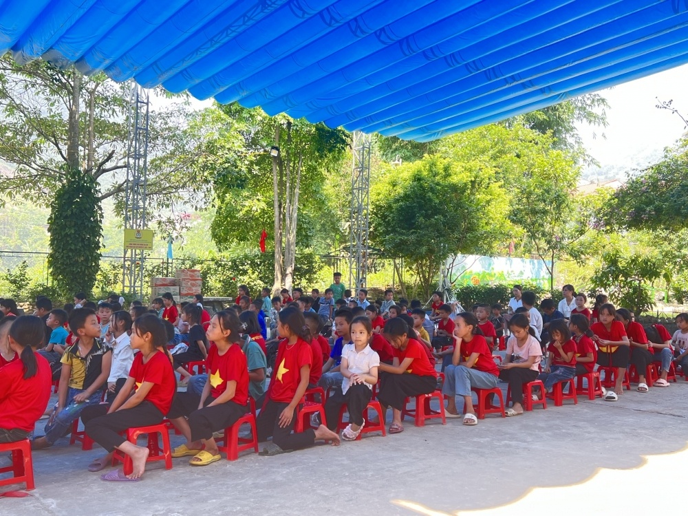 Lào Cai: Gắn biển 2 công trình chào mừng đại hội công đoàn các cấp, nhiệm kỳ 2023-2028