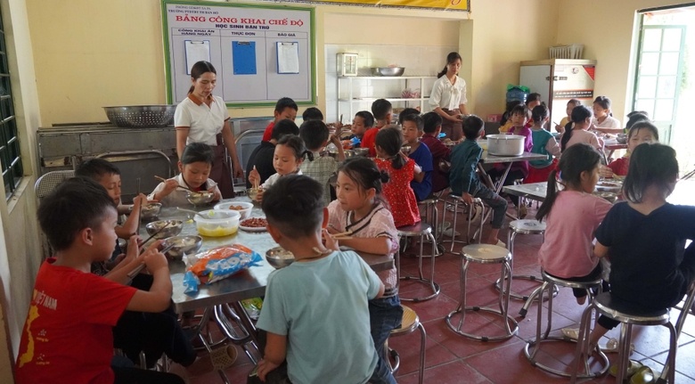 Lào Cai: Gắn biển 2 công trình chào mừng đại hội công đoàn các cấp, nhiệm kỳ 2023-2028