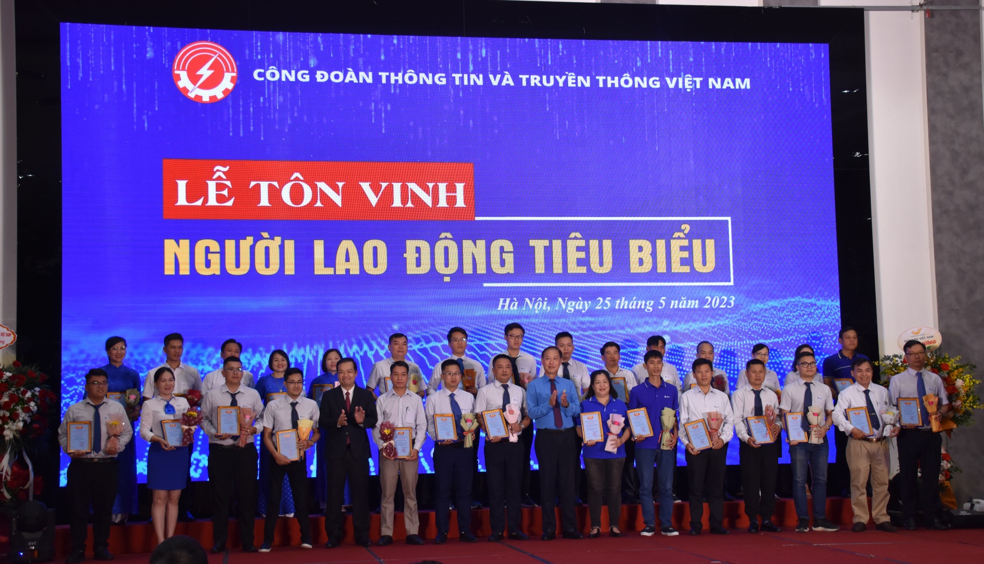Tôn vinh người lao động tiêu biểu: Khơi dậy tiềm năng, trí tuệ của CNVCLĐ