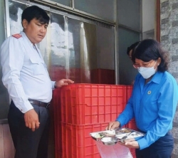 Công đoàn, doanh nghiệp theo sát chất lượng an toàn bữa ăn ca của người lao động