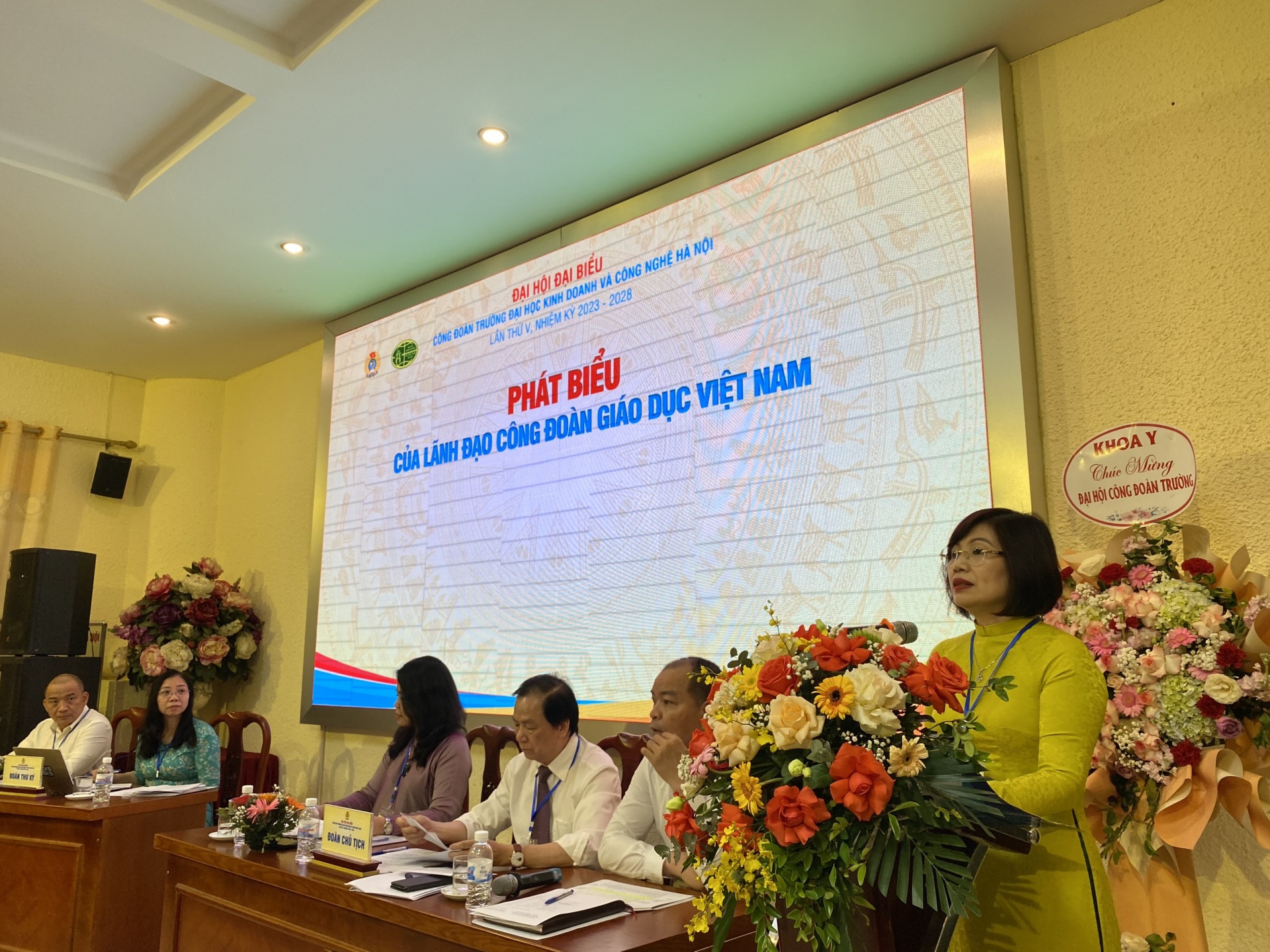 Hoạt động Công đoàn không tách rời các hoạt động chuyên môn