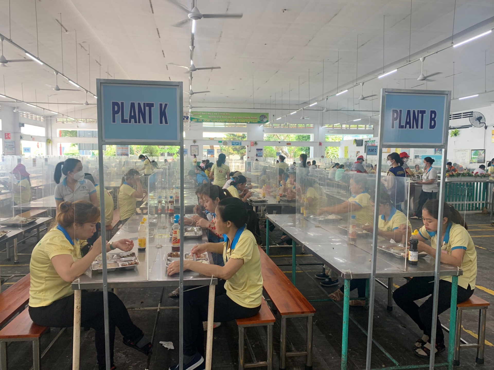 Công đoàn, doanh nghiệp theo sát chất lượng an toàn bữa ăn ca của người lao động Công đoàn, doanh nghiệp theo sát chất lượng an toàn bữa ăn ca của người lao động