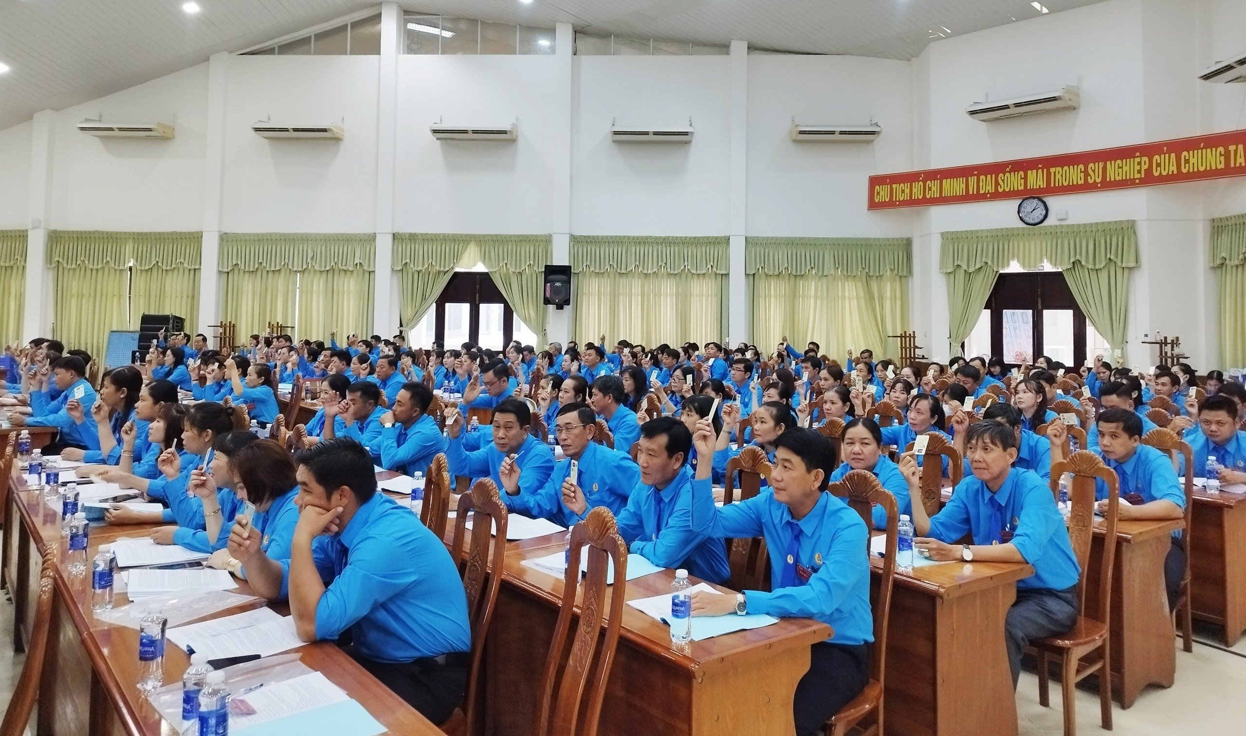 Đại hội điểm công đoàn cấp huyện đầu tiên ở Vĩnh Long Đại hội điểm công đoàn cấp huyện đầu tiên ở Vĩnh Long