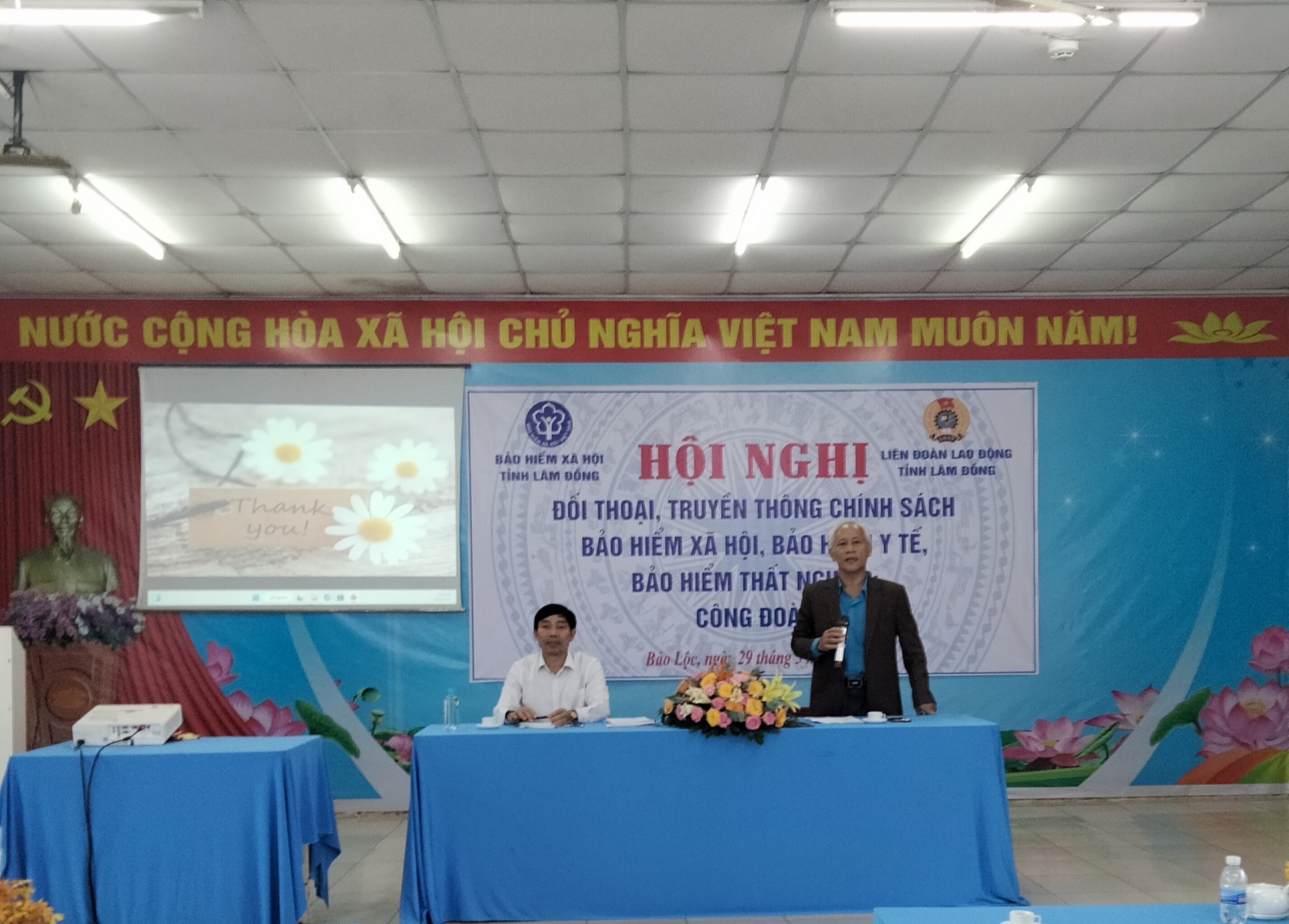 Đối thoại chính sách với doanh nghiệp và cán bộ công đoàn ở Lâm Đồng Đối thoại chính sách với doanh nghiệp và cán bộ công đoàn ở Lâm Đồng