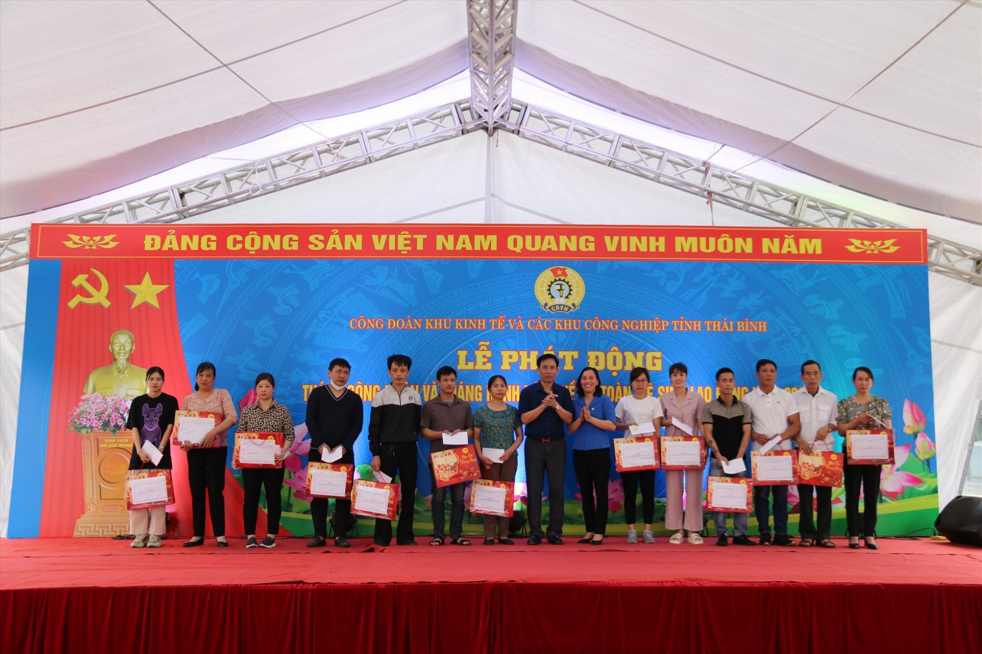 Công đoàn Khu kinh tế và các KCN Thái Bình triển khai nhiều hoạt động chăm lo cho CNLĐ Công đoàn Khu kinh tế và các KCN Thái Bình triển khai nhiều hoạt động chăm lo cho CNLĐ