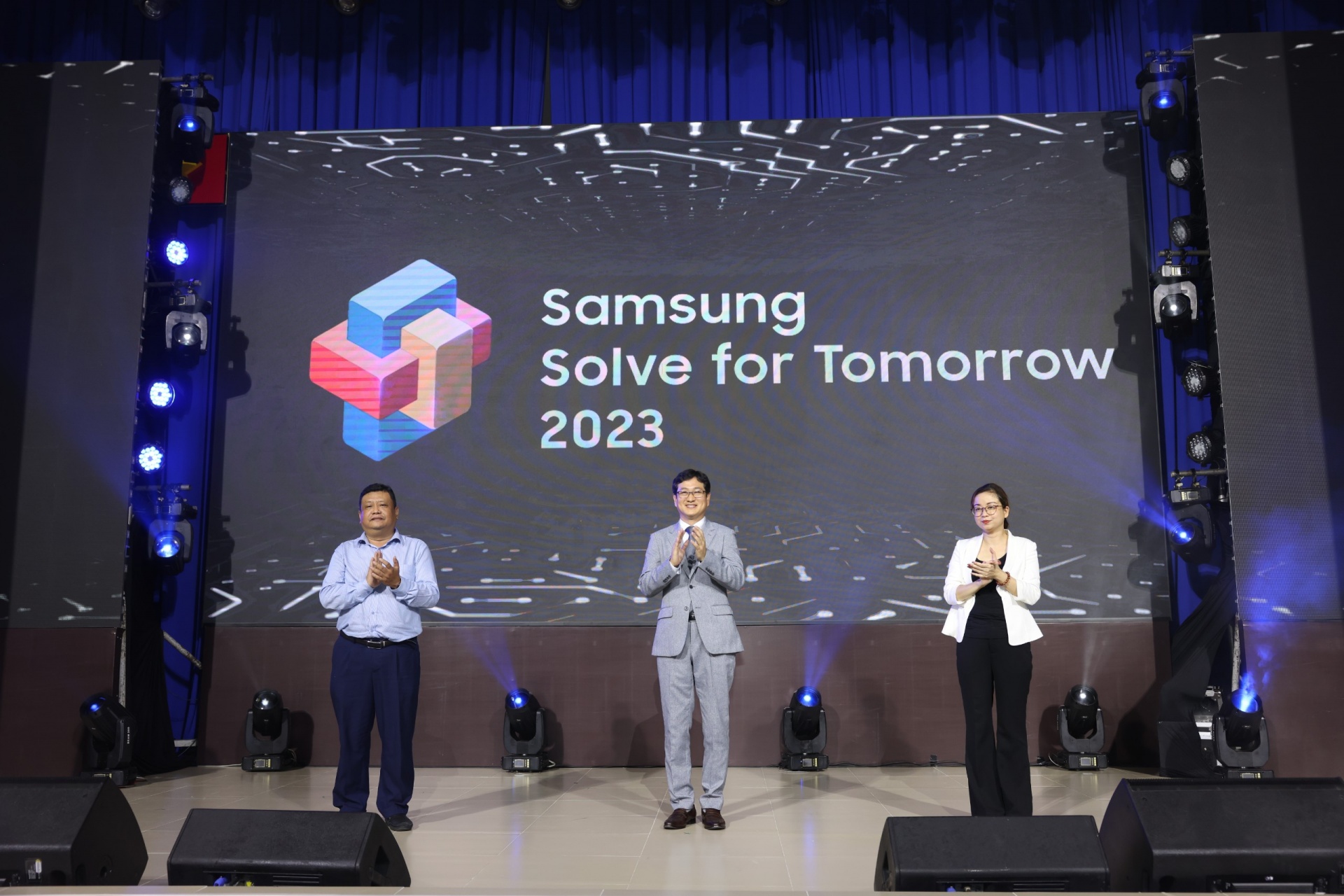 SAMSUNG VIỆT NAM THỰC HIỆN HÀNH TRÌNH ROADSHOW 2023 TỚI GẦN 3 TRIỆU HỌC SINH MIỀN NAM SAMSUNG VIỆT NAM THỰC HIỆN HÀNH TRÌNH ROADSHOW 2023 TỚI GẦN 3 TRIỆU HỌC SINH MIỀN NAM