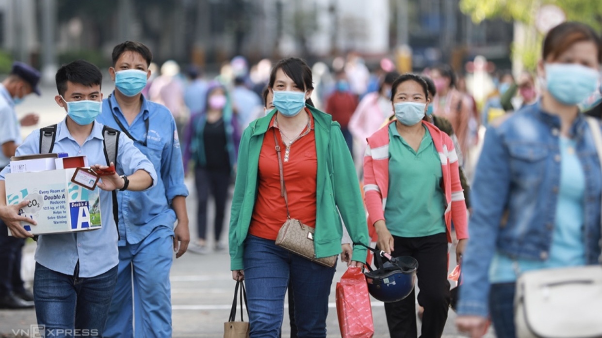 Lao động mất việc và đòi hỏi thực tế