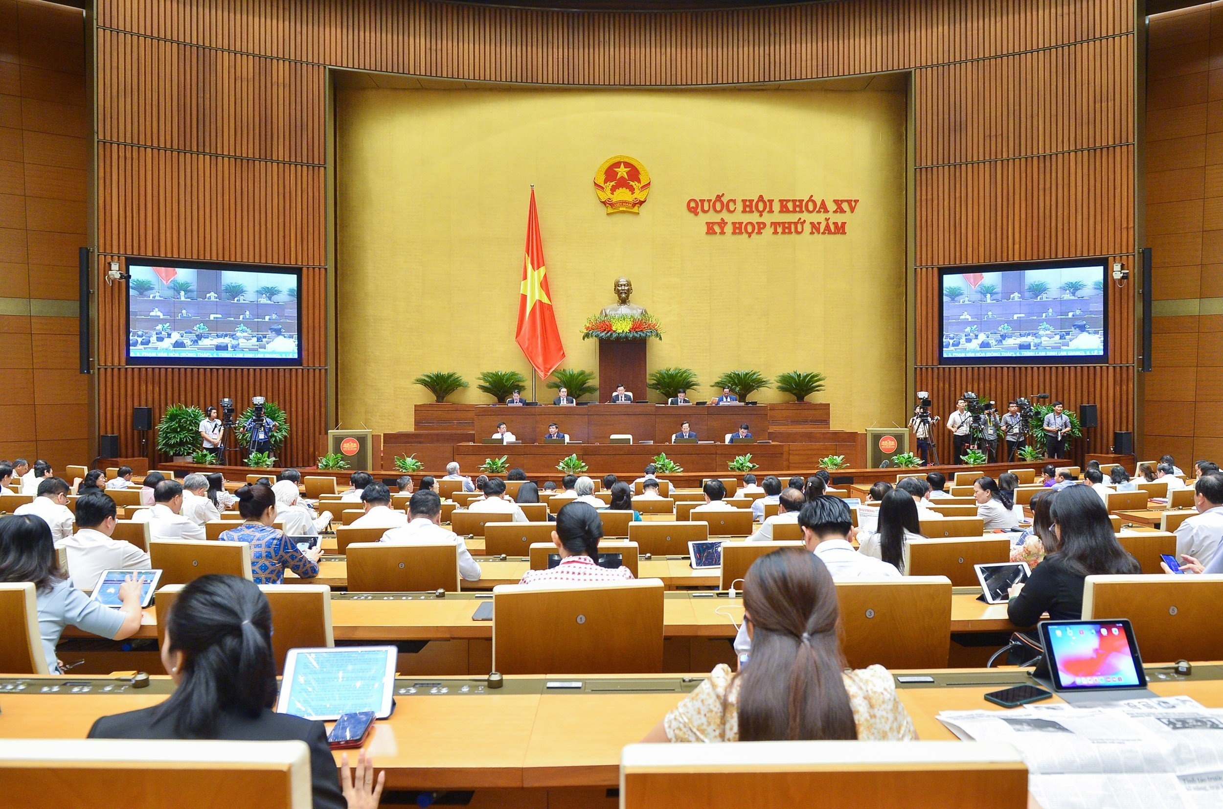 Chủ tịch Quốc hội: Xem xét thụ lý và đưa ra xét xử một số vụ trốn đóng bảo hiểm xã hội Chủ tịch Quốc hội: Xem xét thụ lý và đưa ra xét xử một số vụ trốn đóng bảo hiểm xã hội