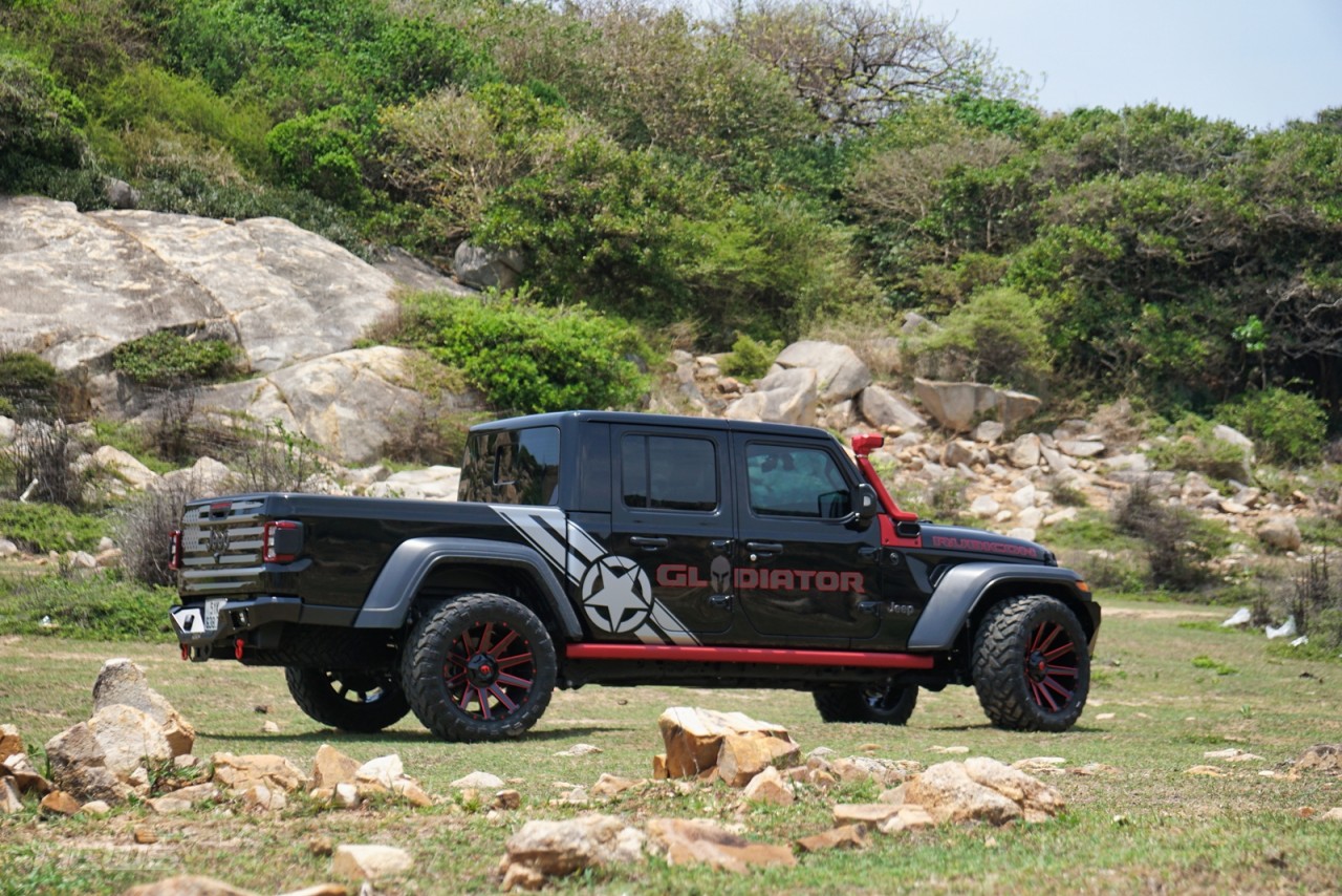 Jeep Gladiator 2023: Mẫu bán tải không dành cho số đông Jeep Gladiator 2023: Mẫu bán tải không dành cho số đông