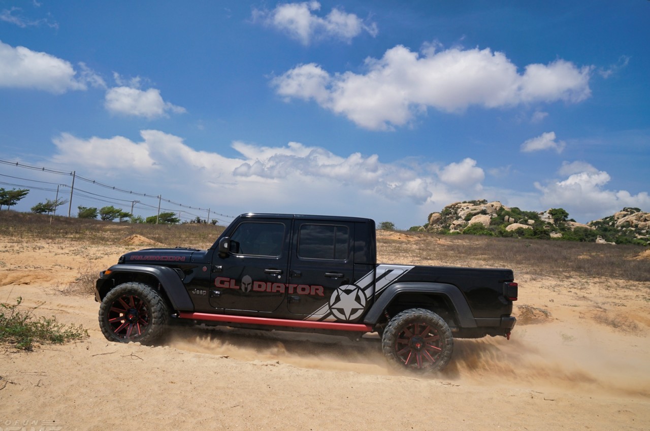 Jeep Gladiator 2023: Mẫu bán tải không dành cho số đông Jeep Gladiator 2023: Mẫu bán tải không dành cho số đông