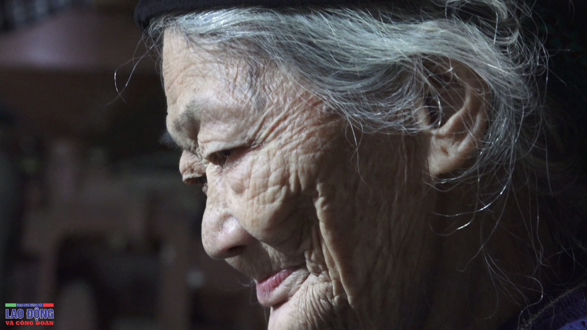 “Người điên”, món nợ ân tình dành cho người tỉnh - Bài 1: Người đàn ông gần 30 năm bị xích cổ “Người điên”, món nợ ân tình dành cho người tỉnh - Bài 1: Người đàn ông gần 30 năm bị xích cổ