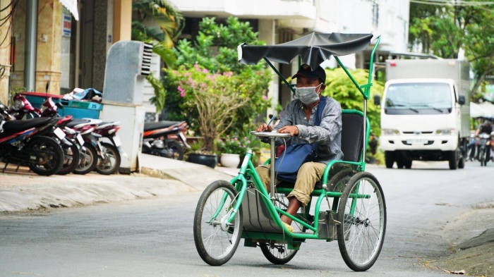 Chuyện về những phận đời đi “bán giấc mơ”