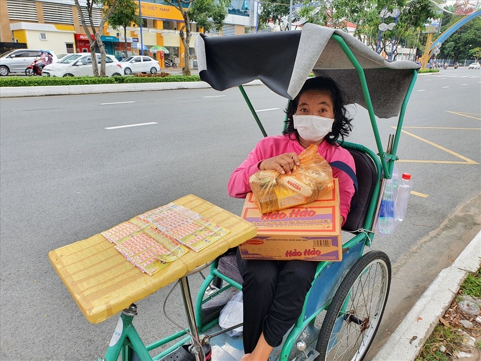 Chuyện về những phận đời đi “bán giấc mơ”