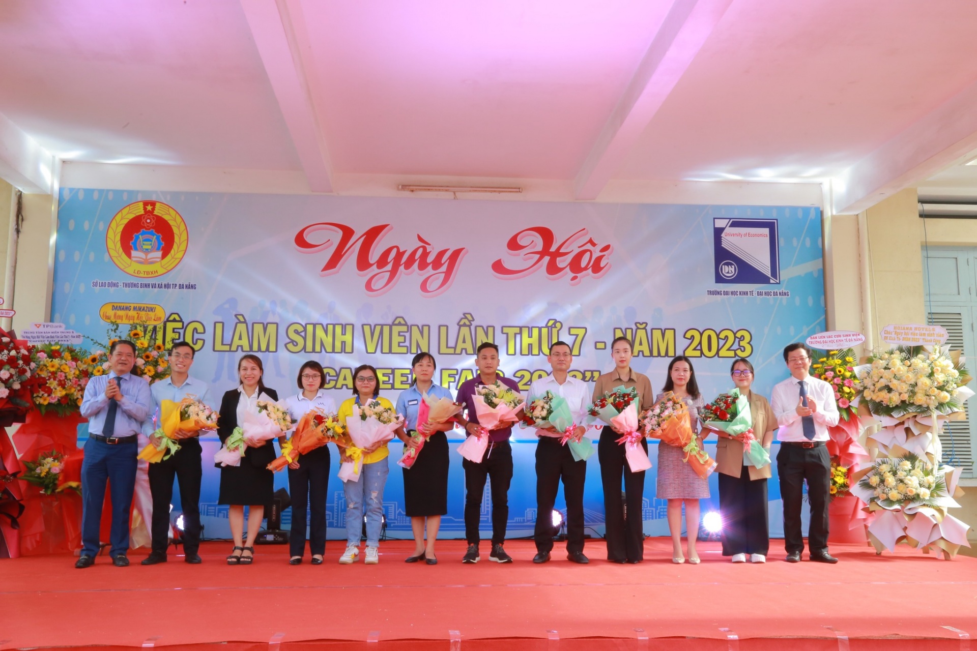 Đà Nẵng: Hơn 3.200 cơ hội việc làm dành cho sinh viên, người lao động Đà Nẵng: Hơn 3.200 cơ hội việc làm dành cho sinh viên, người lao động