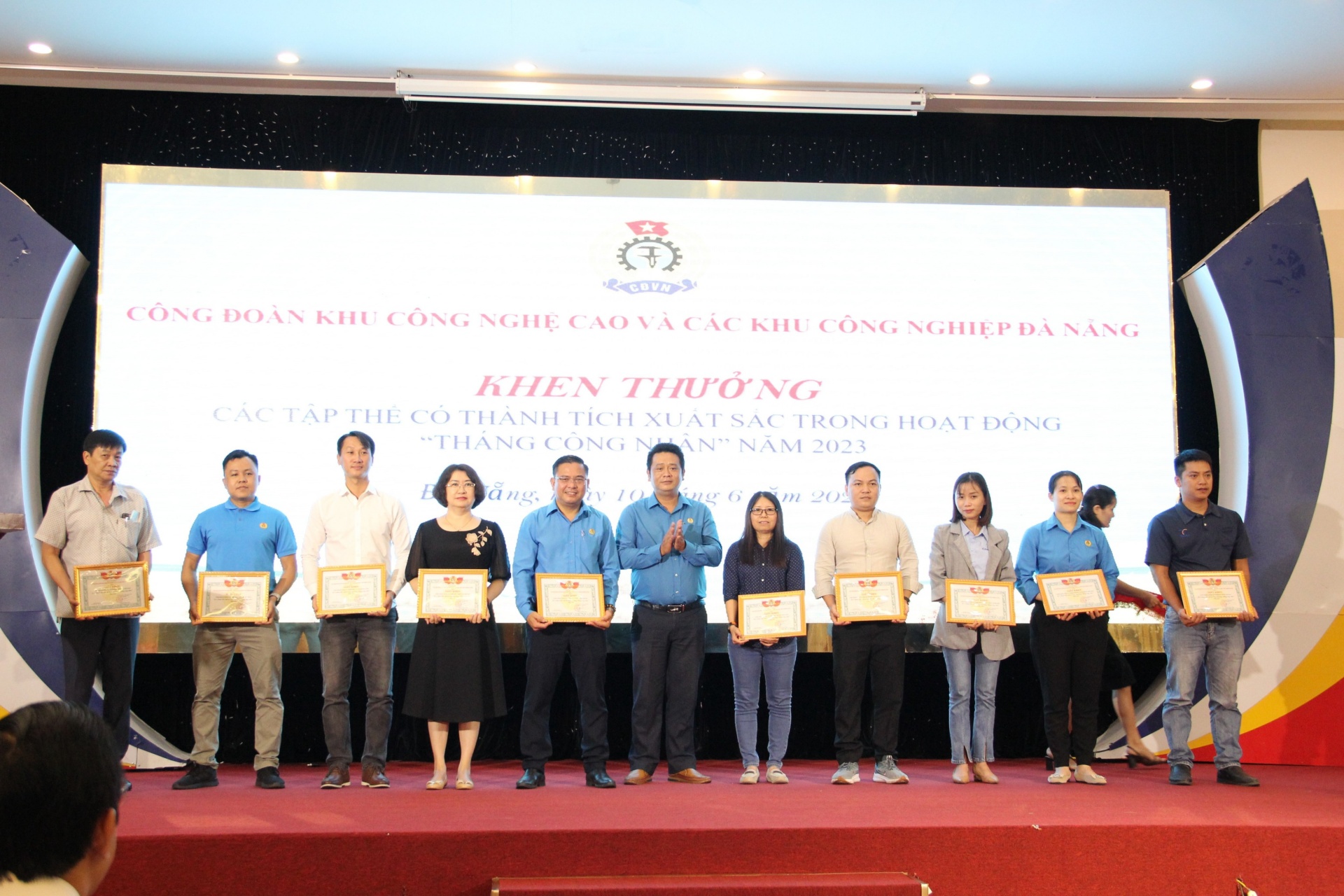 Các tập thể được khen thưởng trong Tháng Công nhân năm 2023. Ảnh: PHAN NGUYÊN Các tập thể được khen thưởng trong Tháng Công nhân năm 2023. Ảnh: PHAN NGUYÊN