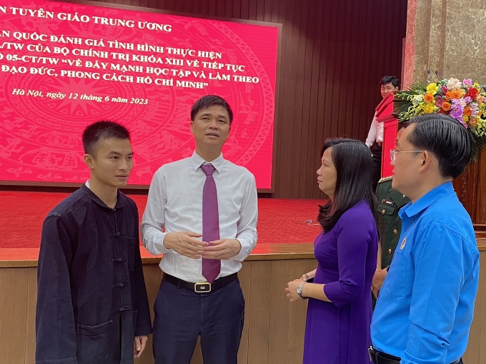 Hội nghị toàn quốc đánh giá tình hình thực hiện Kết luận 01-KL/TW của Bộ Chính trị Hội nghị toàn quốc đánh giá tình hình thực hiện Kết luận 01-KL/TW của Bộ Chính trị