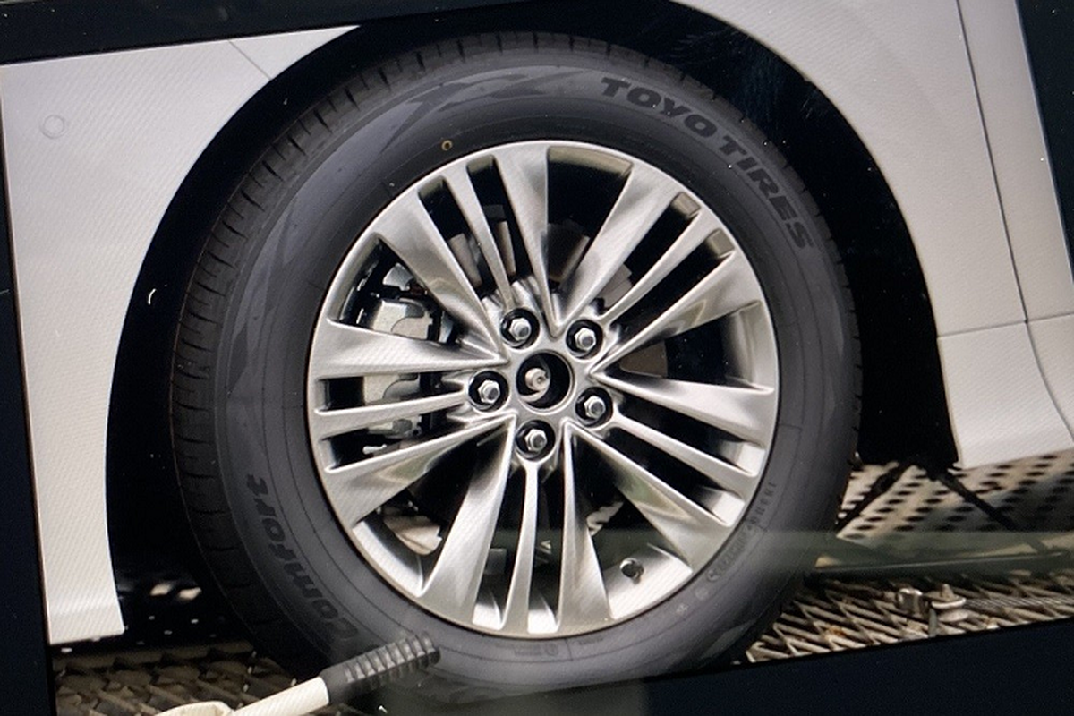 'Chuyên cơ mặt đất' Toyota Alphard 2024 lộ diện trước ngày ra mắt 'Chuyên cơ mặt đất' Toyota Alphard 2024 lộ diện trước ngày ra mắt