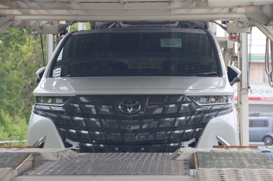 'Chuyên cơ mặt đất' Toyota Alphard 2024 lộ diện trước ngày ra mắt 'Chuyên cơ mặt đất' Toyota Alphard 2024 lộ diện trước ngày ra mắt