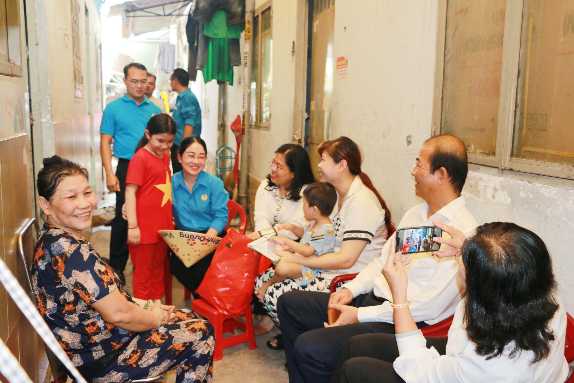 Bình Dương: Ấm lòng lúc mất việc được Công đoàn quan tâm Bình Dương: Ấm lòng lúc mất việc được Công đoàn quan tâm