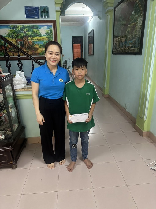 LĐLĐ tỉnh Bắc Ninh nhận đỡ đầu con đoàn viên mồ côi có hoàn cảnh khó khăn