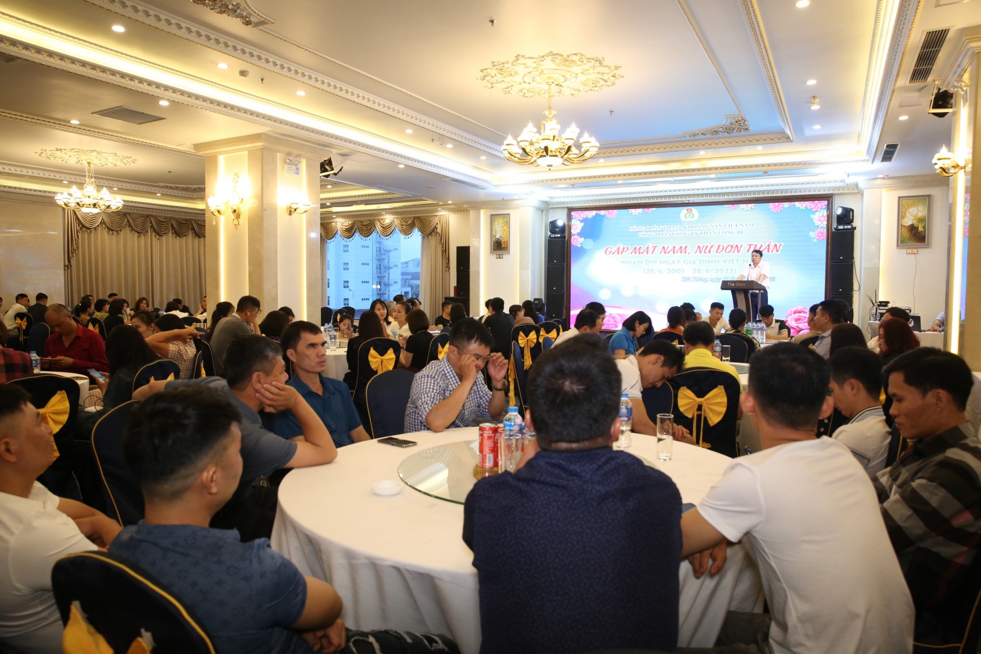 Công đoàn Công ty Than Uông Bí: Ấm áp buổi gặp mặt nam, nữ đơn thân Công đoàn Công ty Than Uông Bí: Ấm áp buổi gặp mặt nam, nữ đơn thân