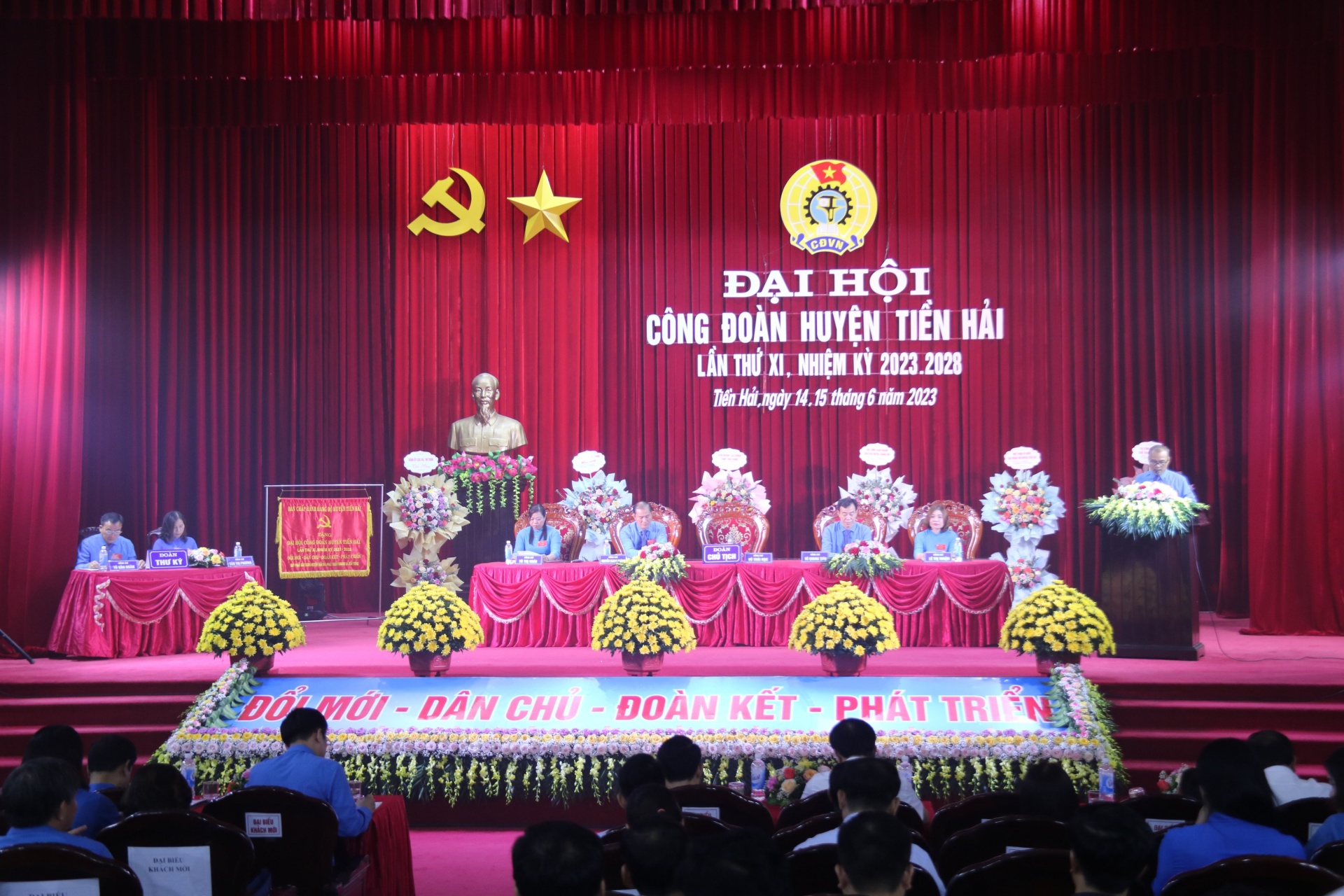 Công đoàn huyện Tiền Hải thực hiện tốt công tác phát triển đoàn viên và thành lập CĐCS Công đoàn huyện Tiền Hải thực hiện tốt công tác phát triển đoàn viên và thành lập CĐCS