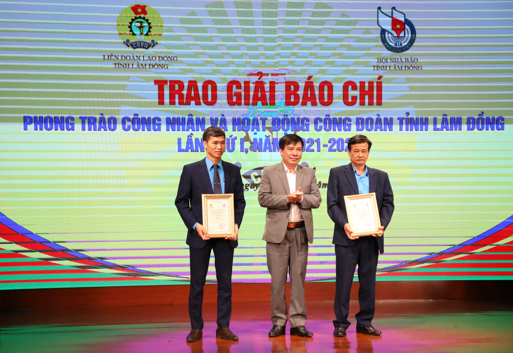 Chưa một lần được làm nhà báo, nhưng tôi viết vì trách nhiệm và tình yêu với công đoàn Chưa một lần được làm nhà báo, nhưng tôi viết vì trách nhiệm và tình yêu với công đoàn