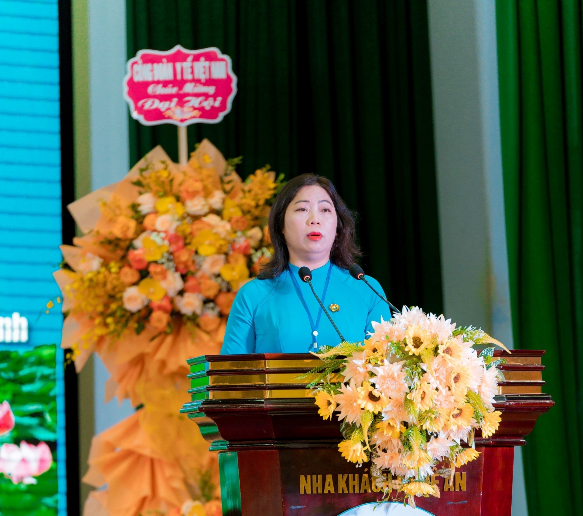 Triển khai tốt các phong trào thi đua, lan toả tinh thần vượt khó, sẻ chia trong CNVCLĐ Triển khai tốt các phong trào thi đua, lan toả tinh thần vượt khó, sẻ chia trong CNVCLĐ