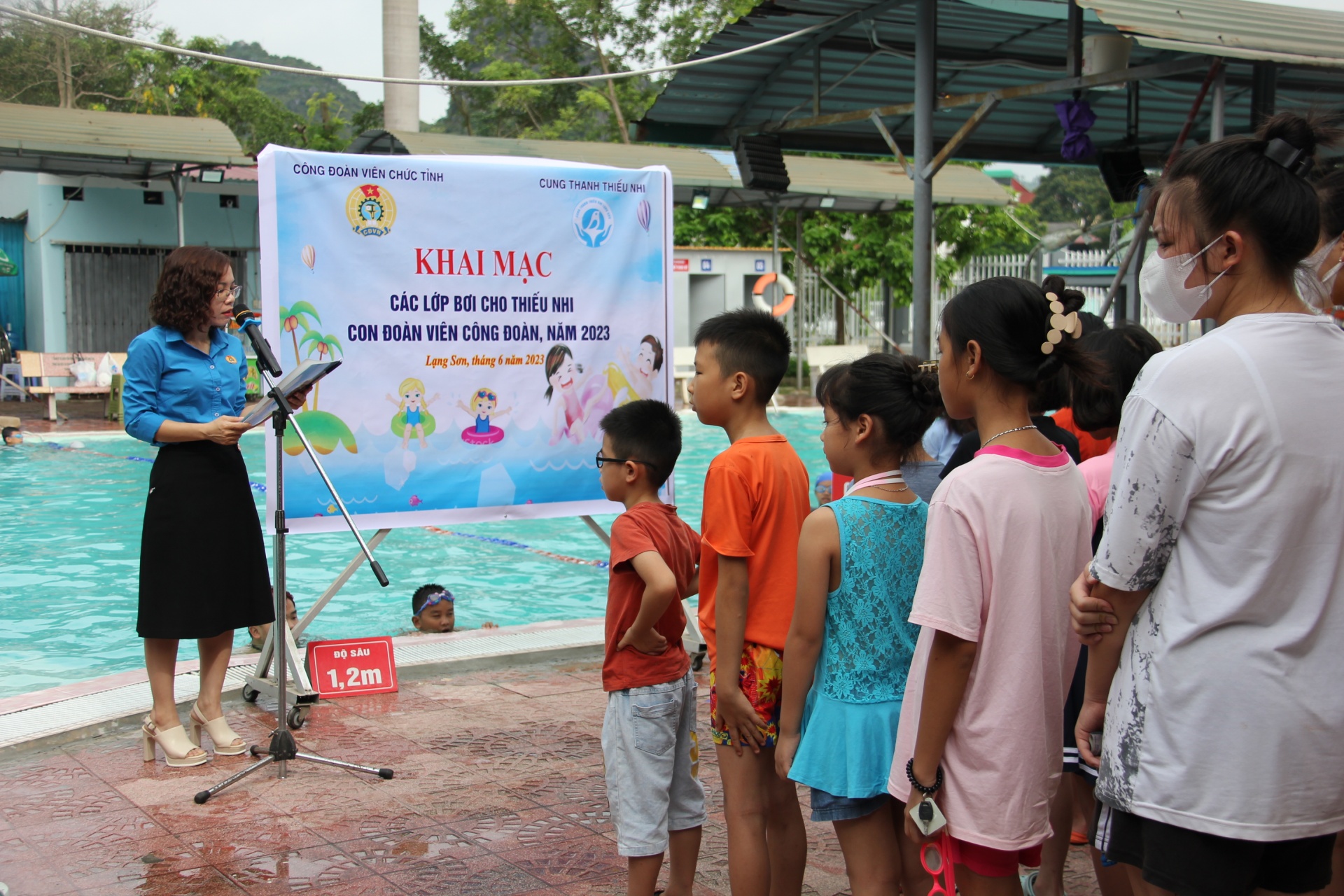 Công đoàn Viên chức tỉnh Lạng Sơn tổ chức các lớp bơi cho thiếu nhi là con ĐV công đoàn Công đoàn Viên chức tỉnh Lạng Sơn tổ chức các lớp bơi cho thiếu nhi là con ĐV công đoàn