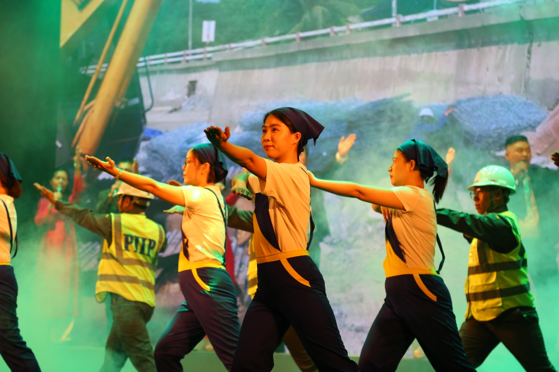 Những tiết mục được dàn dựng công phu, đặc sắc. Ảnh: PHAN NGUYÊN