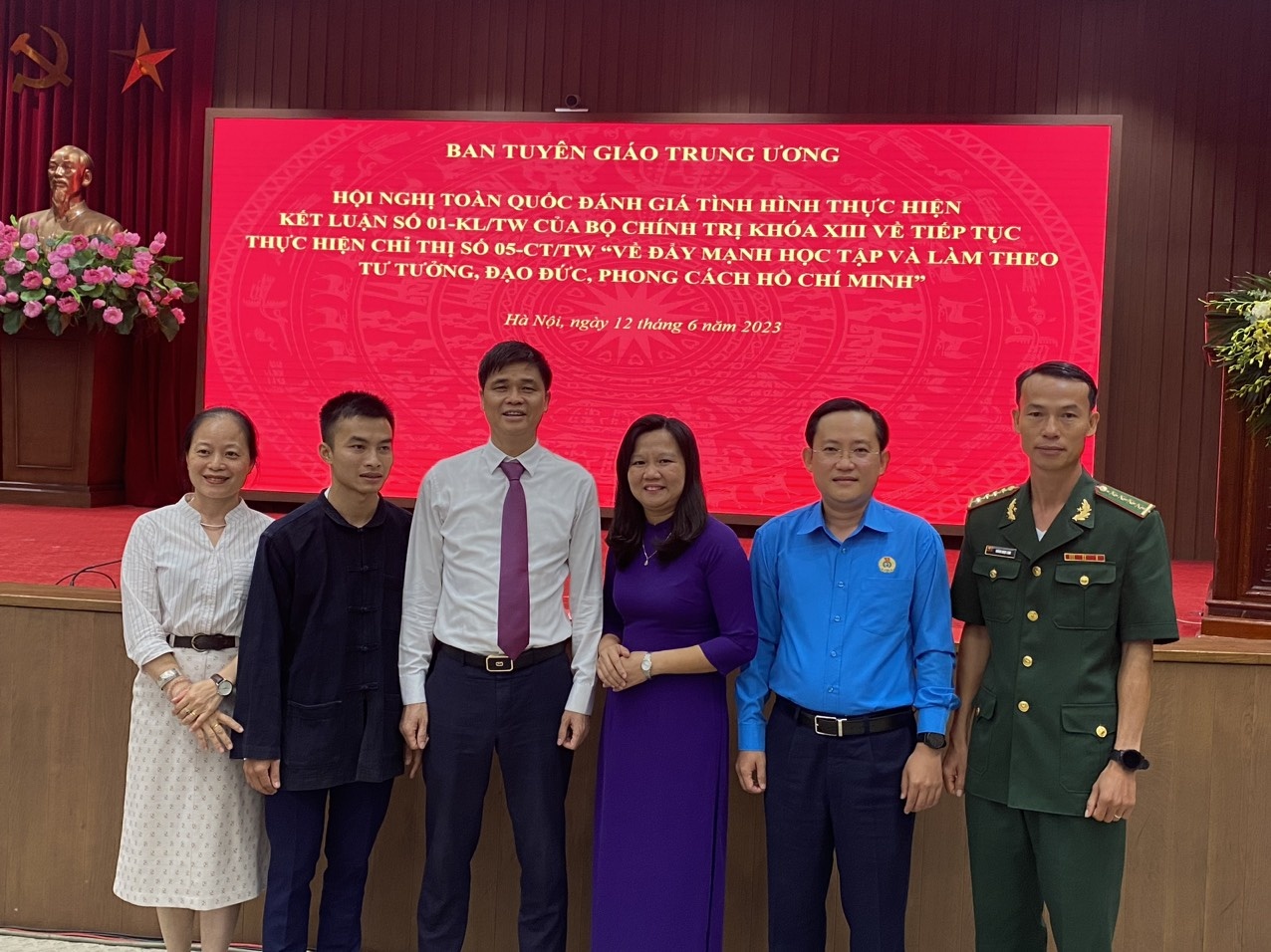 Đẩy mạnh học tập và làm theo Bác trong công nhân lao động