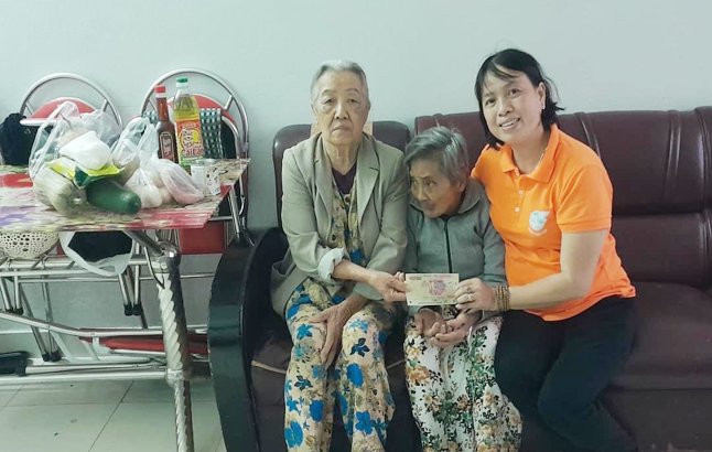 "Trái tim tình nguyện vì cộng đồng" "Trái tim tình nguyện vì cộng đồng"