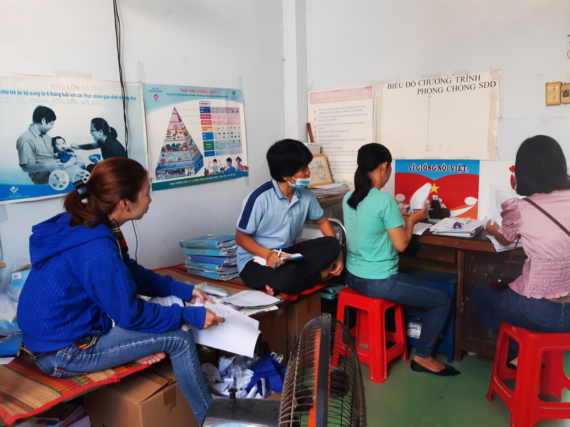 Nỗi buồn viên chức dân số: Những người trong cuộc lên tiếng Nỗi buồn viên chức dân số: Những người trong cuộc lên tiếng