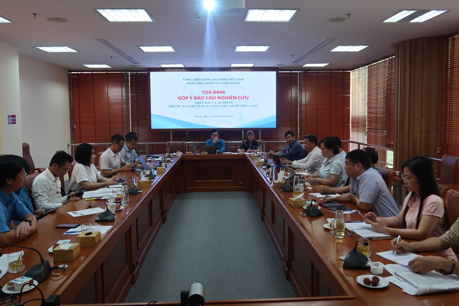 Góp ý báo cáo nghiên cứu “Điều kiện lao động trong ngành năng lượng tái tạo ở Việt Nam”