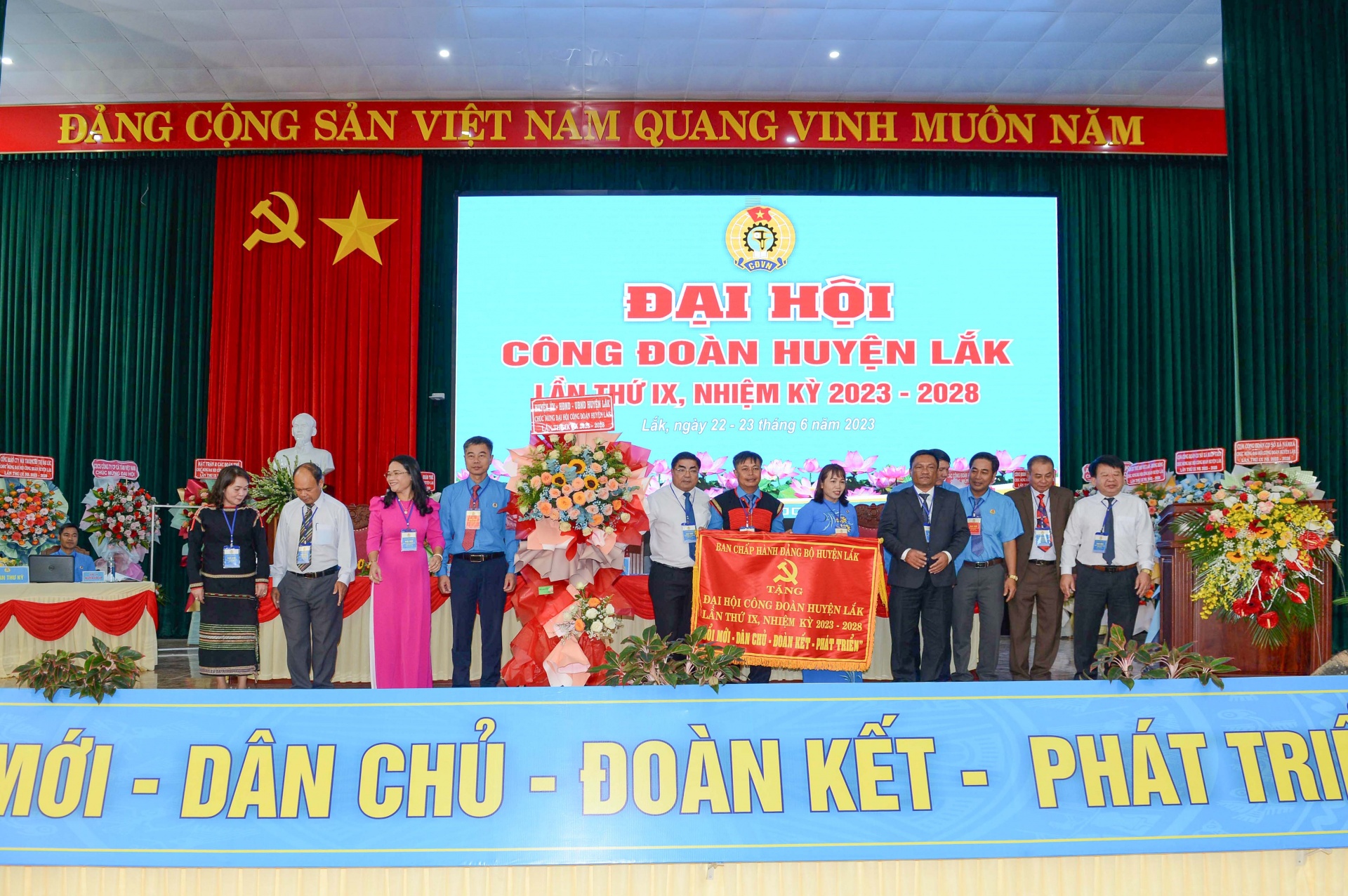 Công đoàn huyện Lắk đổi mới để tham gia xây dựng hệ thống chính trị vững mạnh