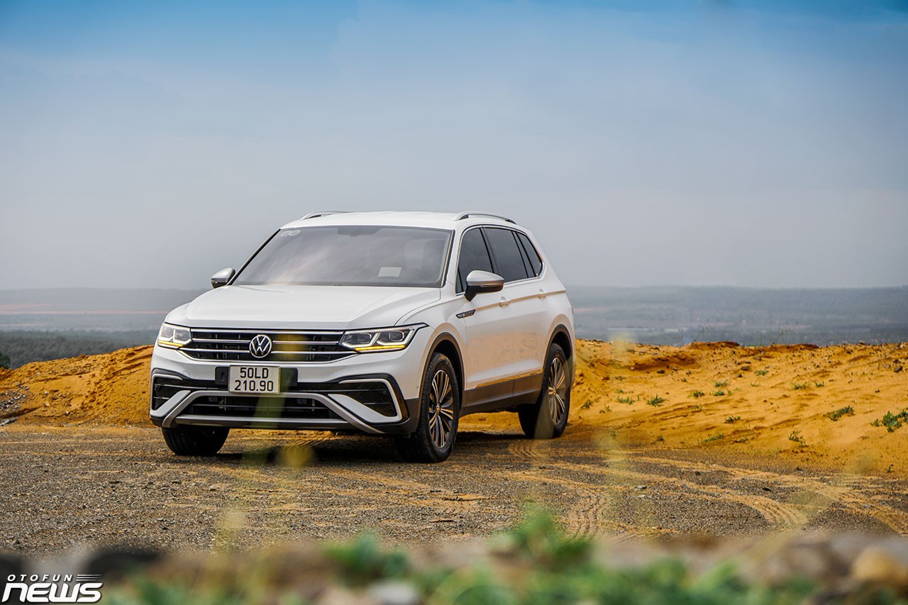 Volkswagen Tiguan Allspace 2023 giảm giá mạnh, giá xe chỉ còn 1,699 tỷ đồng