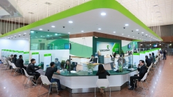 Vietcombank bất ngờ tăng phí một loạt dịch vụ thẻ