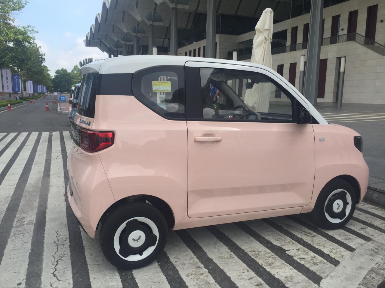 Wuling Hongguang Mini EV 2023 chính thức trình làng, giá 239-279 triệu đồng Wuling Hongguang Mini EV 2023 chính thức trình làng, giá 239-279 triệu đồng