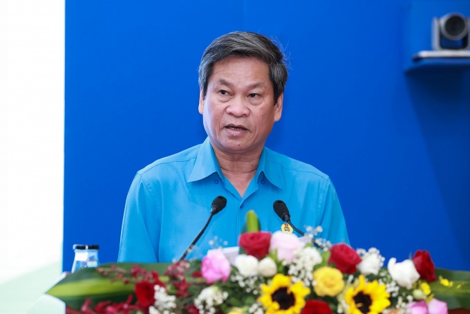 Ra mắt 3 Ủy viên Ban Chấp hành Tổng LĐLĐ Việt Nam lần thứ 14 (khoá XII) Ra mắt 3 Ủy viên Ban Chấp hành Tổng LĐLĐ Việt Nam lần thứ 14 (khoá XII)