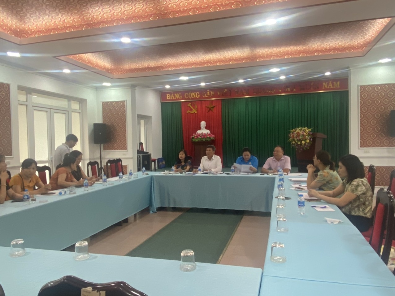 Nhiều người vị vùi lấp trong vụ sạt lở kinh hoàng tại Đà Lạt: Đã cứu được 5 người Nhiều người vị vùi lấp trong vụ sạt lở kinh hoàng tại Đà Lạt: Đã cứu được 5 người