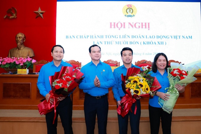 undefined Ra mắt 3 Ủy viên Ban Chấp hành Tổng LĐLĐ Việt Nam lần thứ 14 (khoá XII)