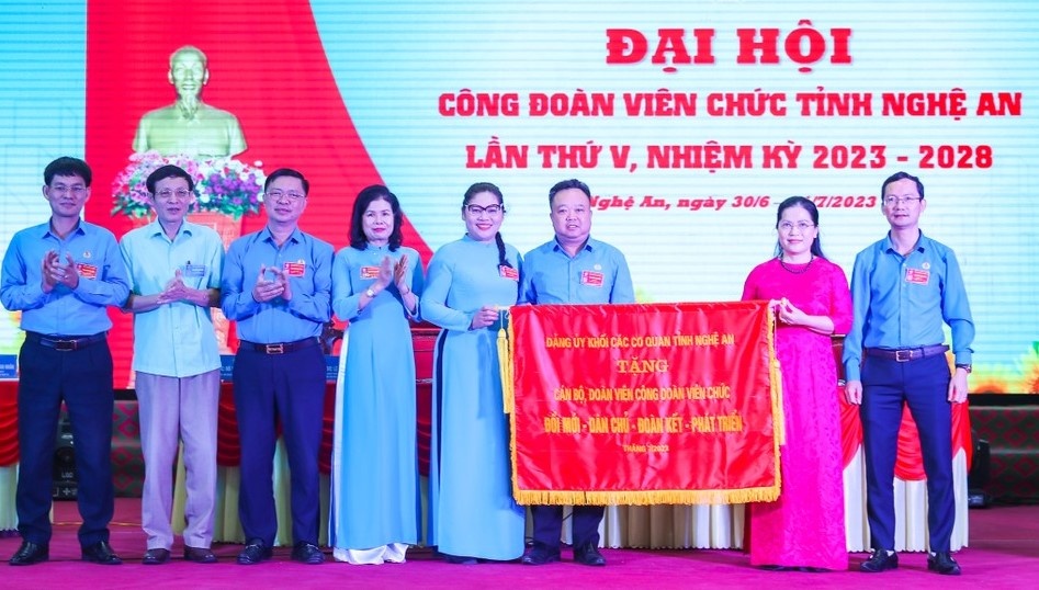 Xác định tầm quan trọng của Công đoàn Viên chức để nâng cao chất lượng hoạt động Xác định tầm quan trọng của Công đoàn Viên chức để nâng cao chất lượng hoạt động