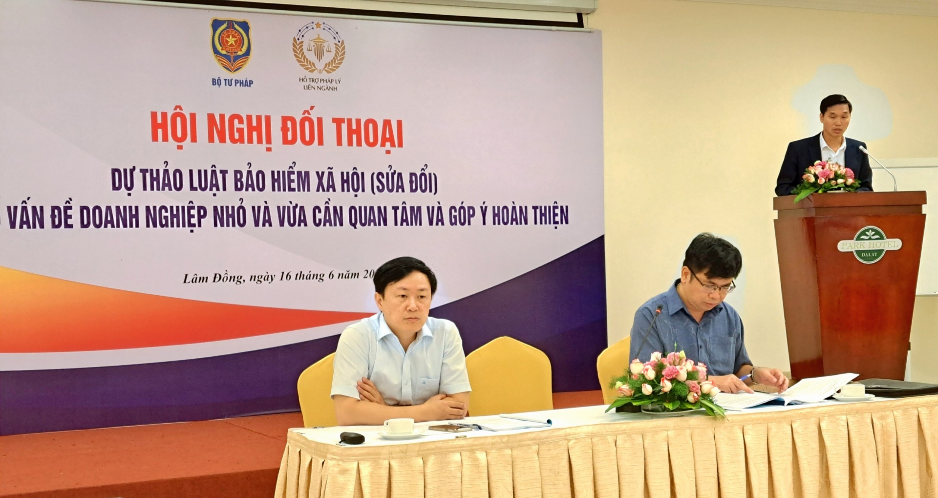 Không thể “đánh đồng” Công đoàn với tổ chức của người lao động trong Luật BHXH Không thể “đánh đồng” Công đoàn với tổ chức của người lao động trong Luật BHXH