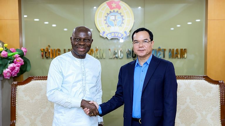 Tổng Giám đốc ILO kêu gọi cân bằng giữa tăng trưởng kinh tế và việc làm thỏa đáng Tổng Giám đốc ILO kêu gọi cân bằng giữa tăng trưởng kinh tế và việc làm thỏa đáng