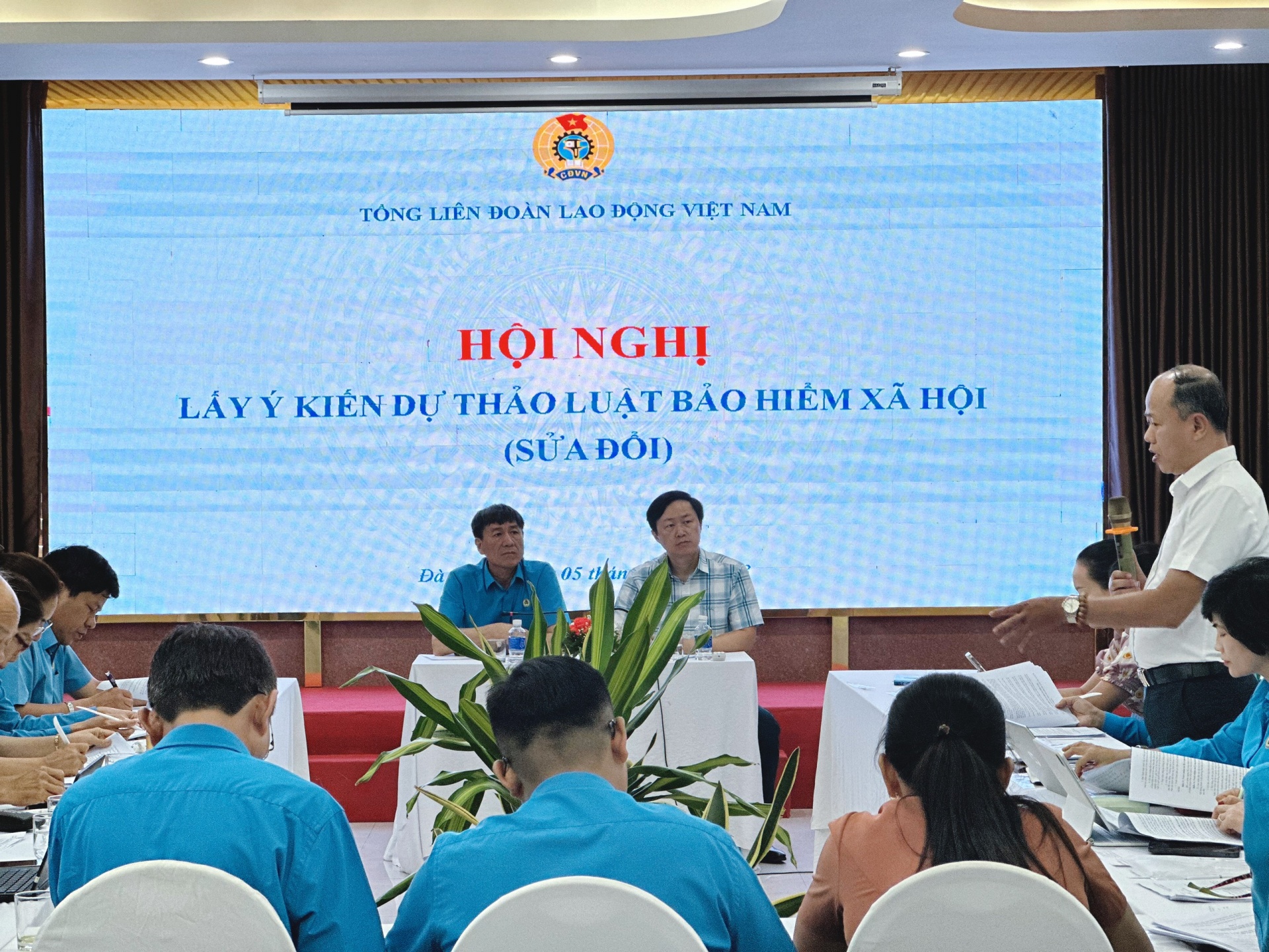 Cán bộ Công đoàn các tỉnh Miền trung góp ý kiến gì cho Dự thảo Luật Bảo hiểm xã hội sửa đổi ? Cán bộ Công đoàn các tỉnh Miền trung góp ý kiến gì cho Dự thảo Luật Bảo hiểm xã hội sửa đổi ?