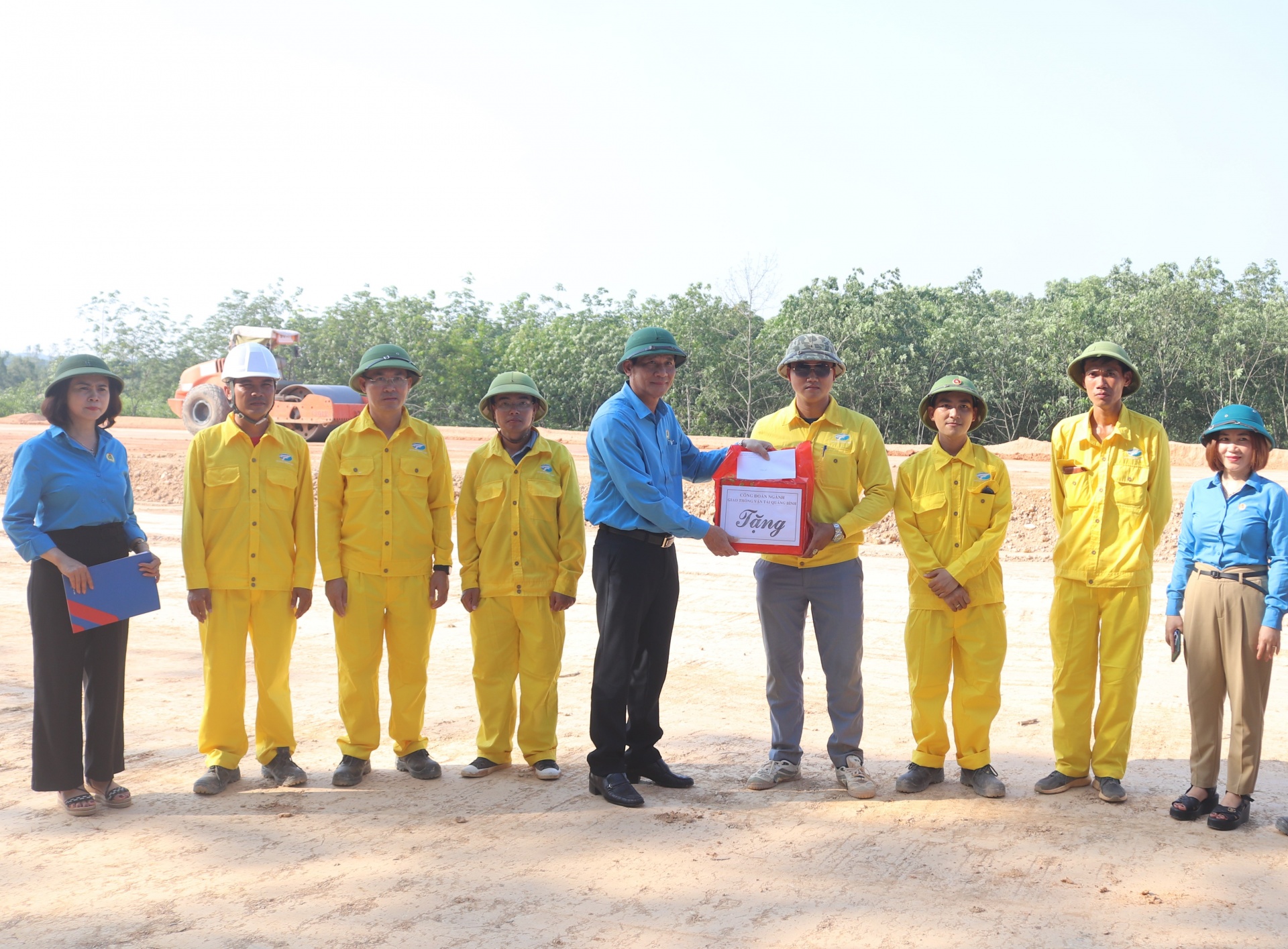 Công đoàn Quảng Bình: Huy động các nguồn lực để hỗ trợ đoàn viên, NLĐ khó khăn Công đoàn Quảng Bình: Huy động các nguồn lực để hỗ trợ đoàn viên, NLĐ khó khăn