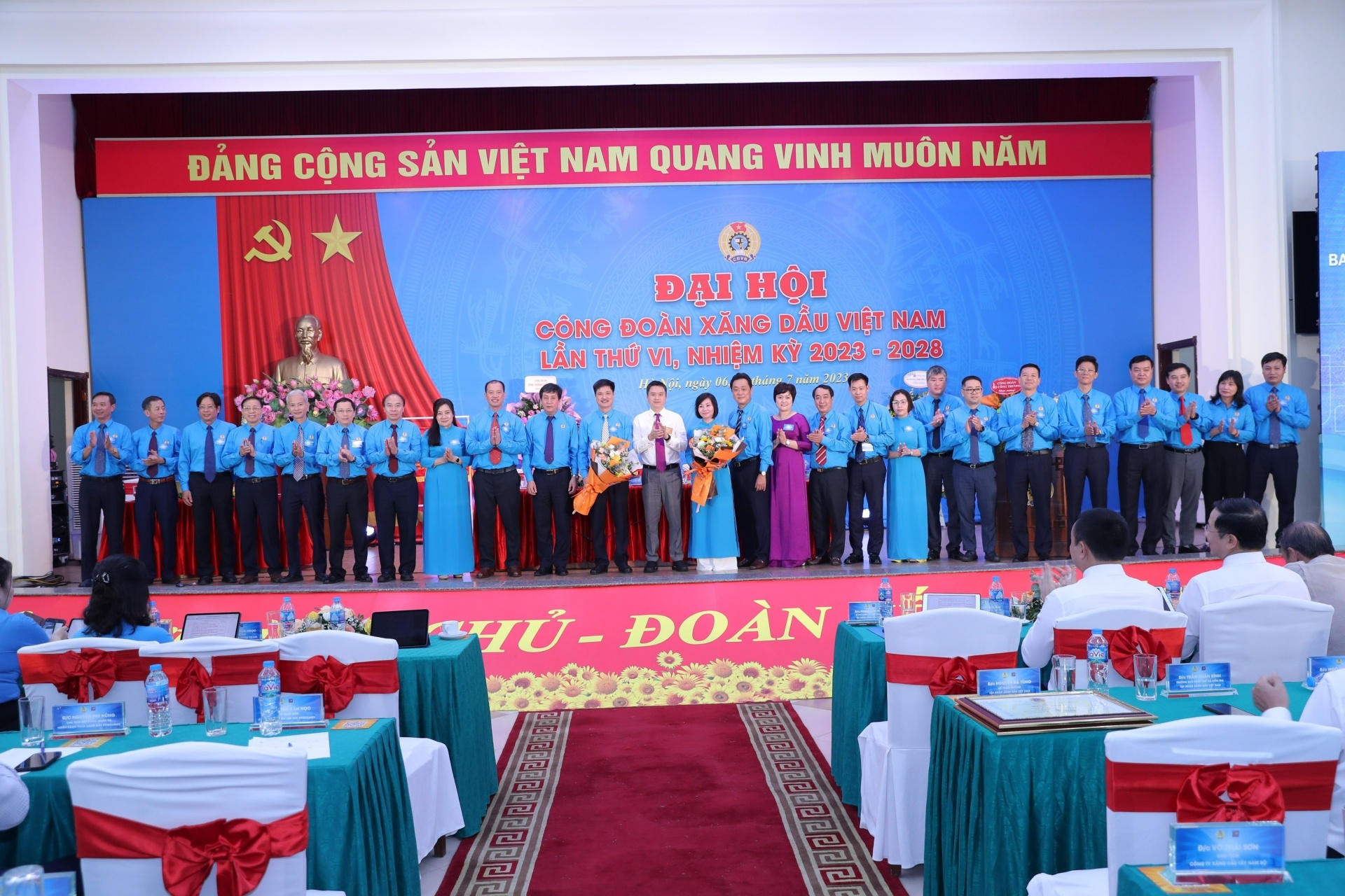 Công đoàn Xăng dầu Việt Nam: Sẵn sàng cho một nhiệm kỳ nhiều đột phá Công đoàn Xăng dầu Việt Nam: Sẵn sàng cho một nhiệm kỳ nhiều đột phá