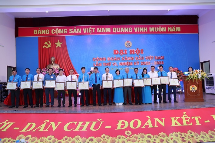 Công đoàn Xăng dầu Việt Nam: Sẵn sàng cho một nhiệm kỳ nhiều đột phá Công đoàn Xăng dầu Việt Nam: Sẵn sàng cho một nhiệm kỳ nhiều đột phá